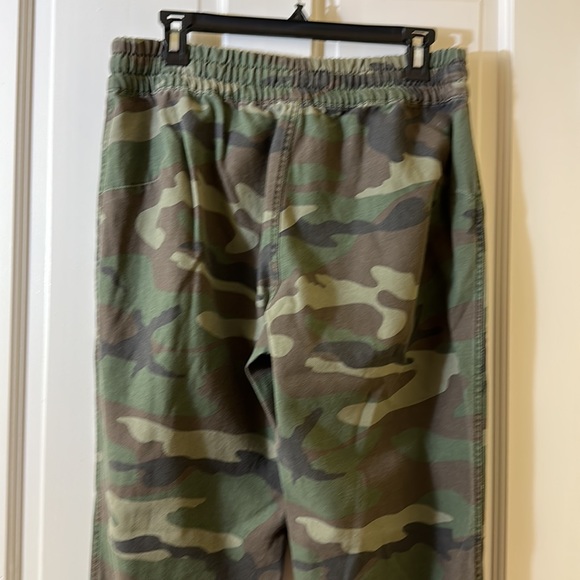 TNA Camo Joggers - Picture 5 of 9